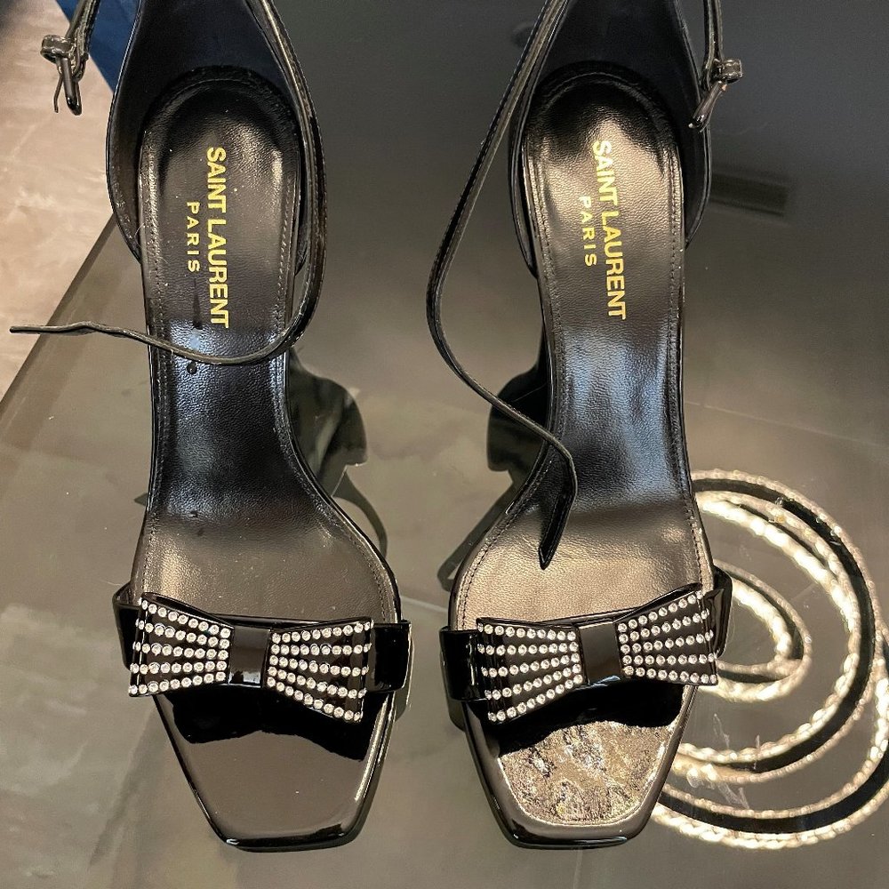 Patent Calfskin Crystal Amber Bow 85 Ankle Strap Sandals